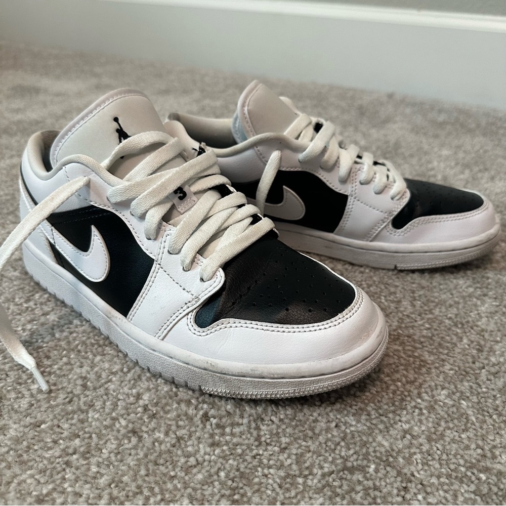 Nike Air Jordan 1 “Reverse Pandas” Black and White Sneakers - Size 8 - Picture 3 of 8